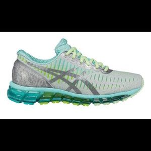ASICS quantum 360